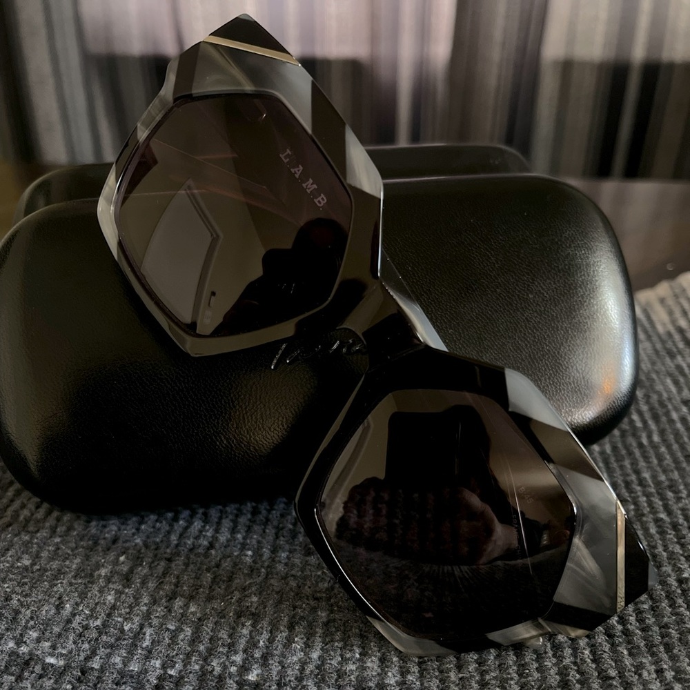 L.A.M.B. By Gwen Stefani Sunglasses EXCELLENT condition. Like New.